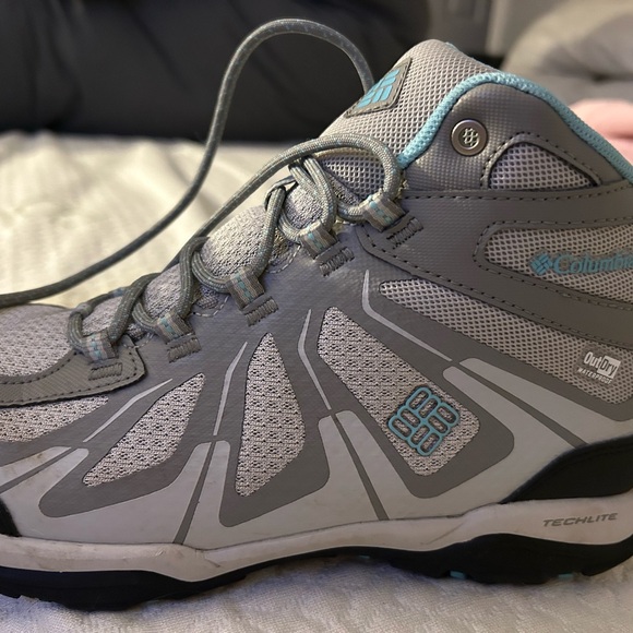 Columbia Women’s Grey and Blue Hiking Shoes - Picture 3 of 12